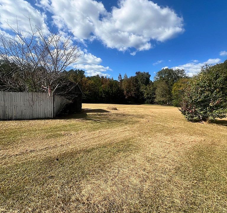2nd image of 1517 Ebenezer Rd