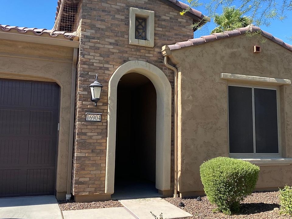 2nd image of 16904 W Holly St