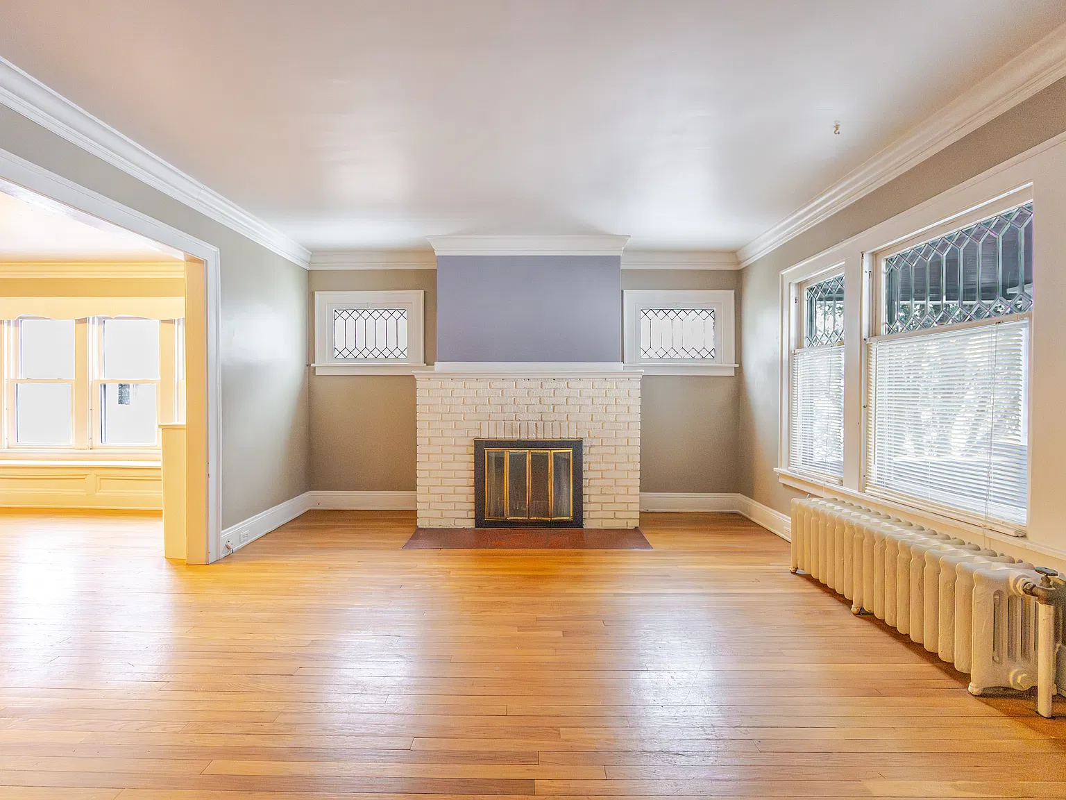 5 bed, 2400 sqft, $3,250 — Photo 4