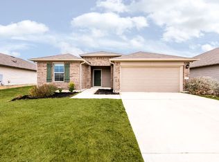 917 Chachalaca Ct, Seguin, TX 78155