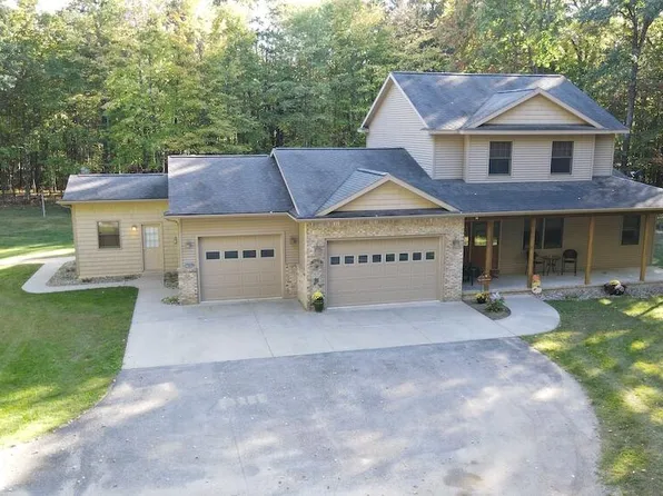 4300 Belair Ln, Houghton Lake, MI 48629