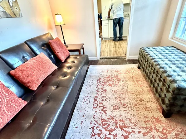 2811 Buena Vista St #2, San Antonio, TX 78207