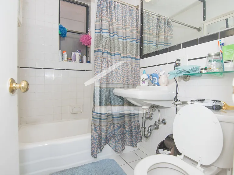 45 Westland Ave #19A — Photo 5