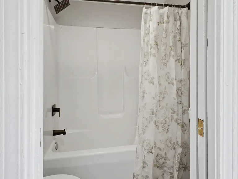 844 Harrison Ave — Photo 4