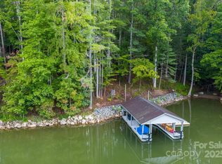 503 Larkhaven Dr, Nebo, NC 28761
