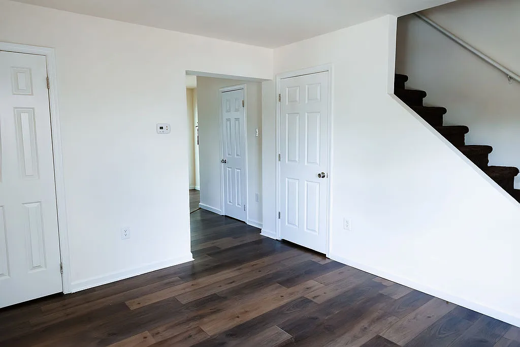 2 bed, 1.5 bath, 890 sqft, $1,675 — Photo 3