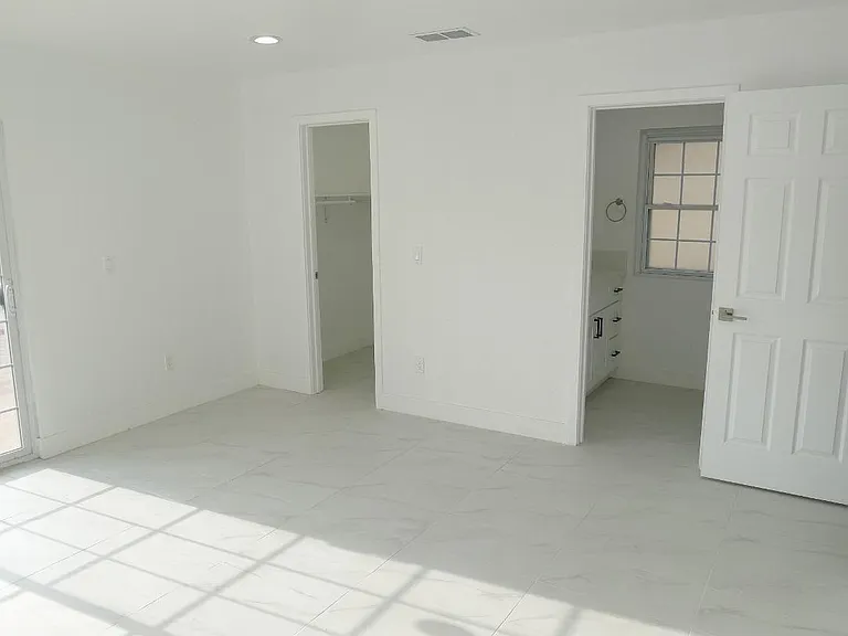 2623 E Maureen St — Photo 37
