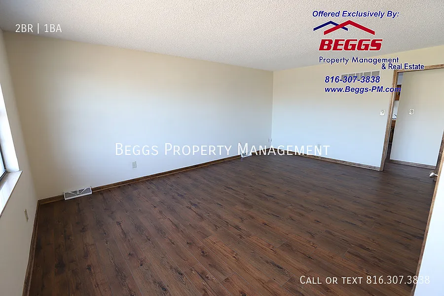 Building Photo - 401 Dains St