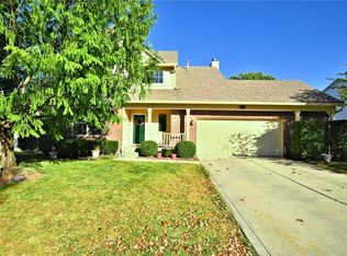 758 Burr Oak Dr, Greenwood, IN 46143