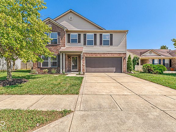 2nd image of 2443 Windsor Pl