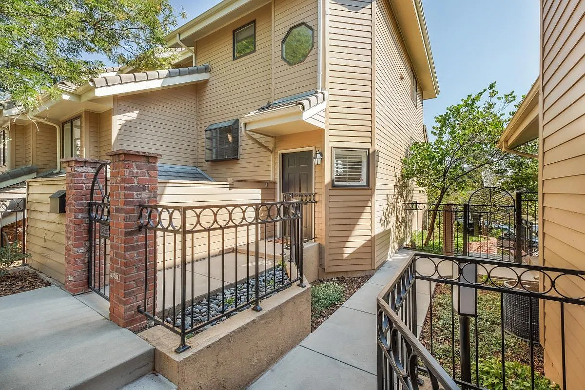 2 bed, 2236 sqft, $3,750 — Photo 2