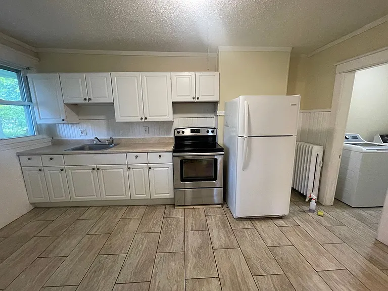 111 Benedict Rd — Photo 2