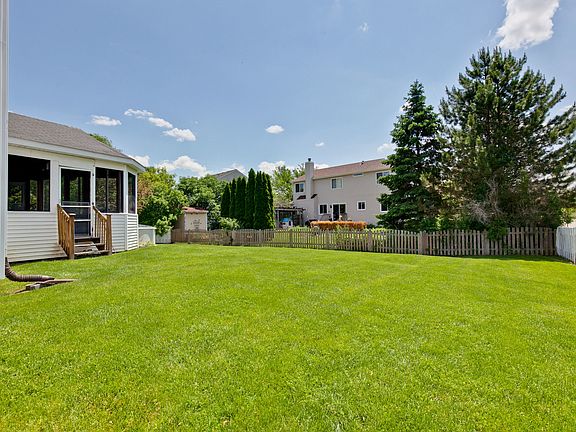 3rd image of 179 Wildflower Ln