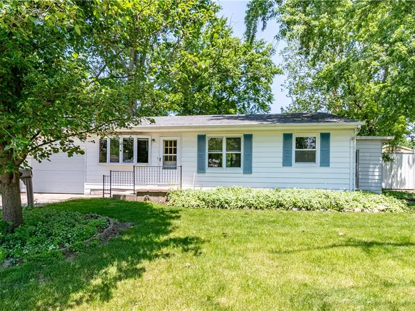 16 Iola Ct, Bethany, IL 61914