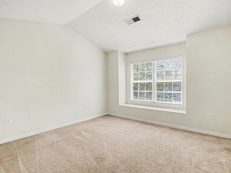 1043 Penny Ln — Photo 21