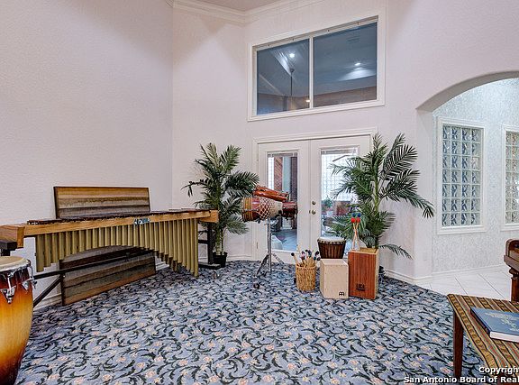 4th image of 12 Benchwood Cir