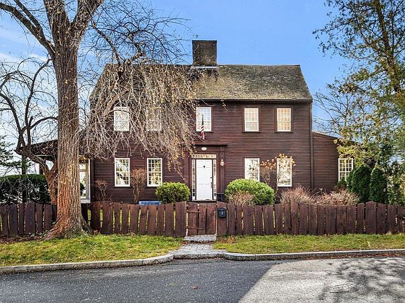 5th image of 1 Jefferson St