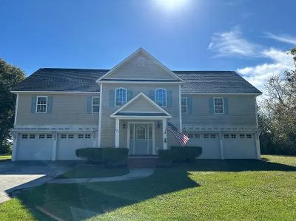 84 Victor Ln, Hampstead, NC 28443