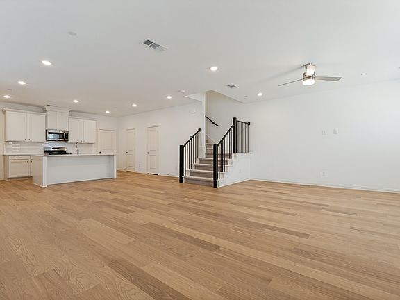 2nd image of 4766 Lunker St
