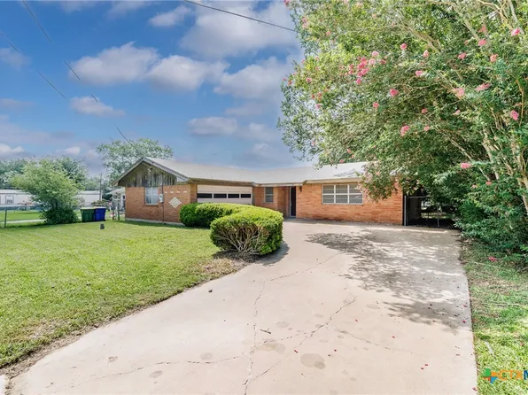 116 E Wallace St, Gonzales, TX 78629