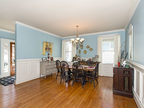 3rd image of 2019 Lexington St