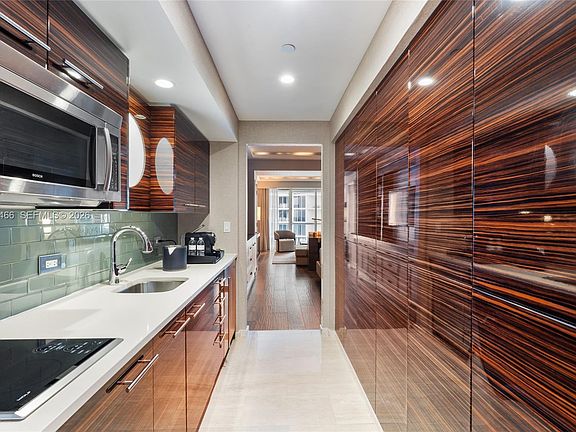3rd image of 551 N Fort Lauderdale Beach Blvd #H1007