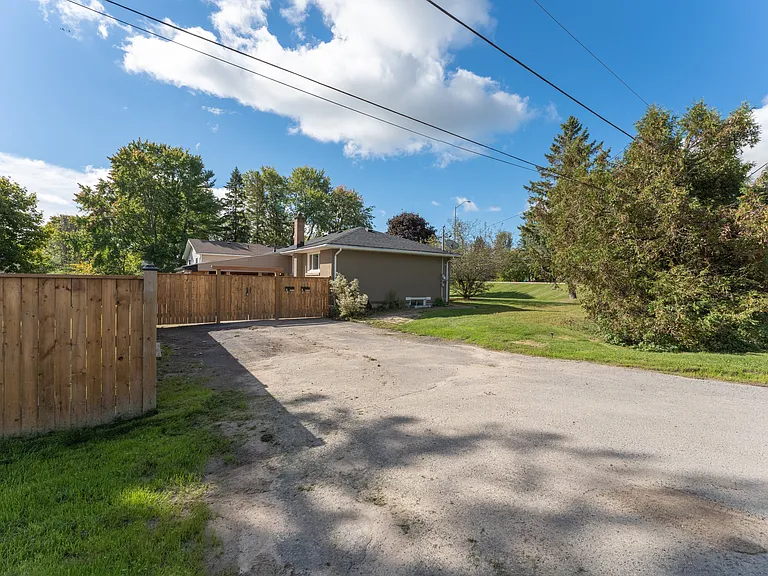 740 Collins Bay Rd #1 — Photo 16