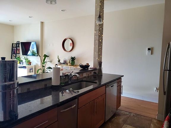 3rd image of 2835 W Girard Ave APT 3B