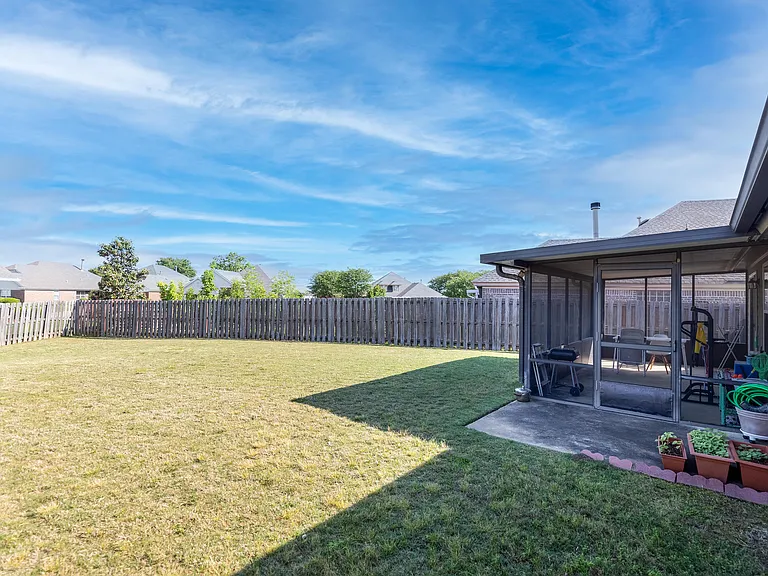9260 Harrington Cir — Photo 22