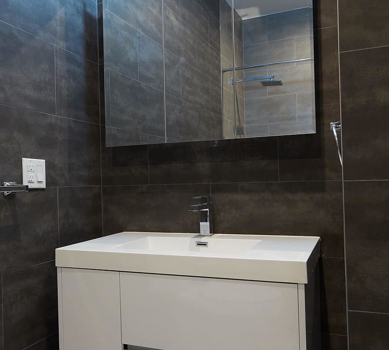 1st image of 921 Washington Ave #618