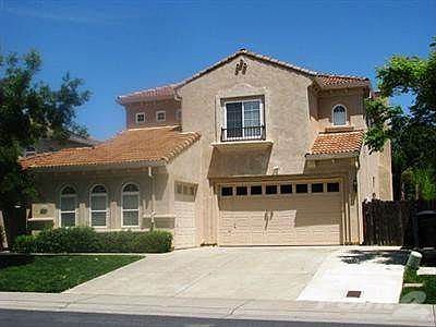 Huge Home over 3,000 SQFT!!!