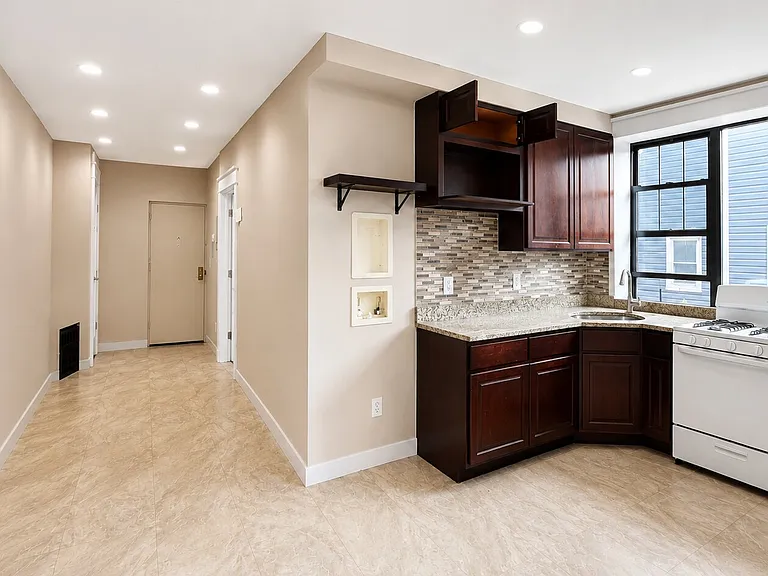 1127 Nameoke St #1A — Photo 5
