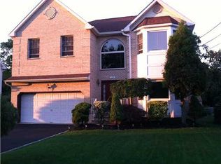 120 Dover Rd, Colonia, NJ 07067