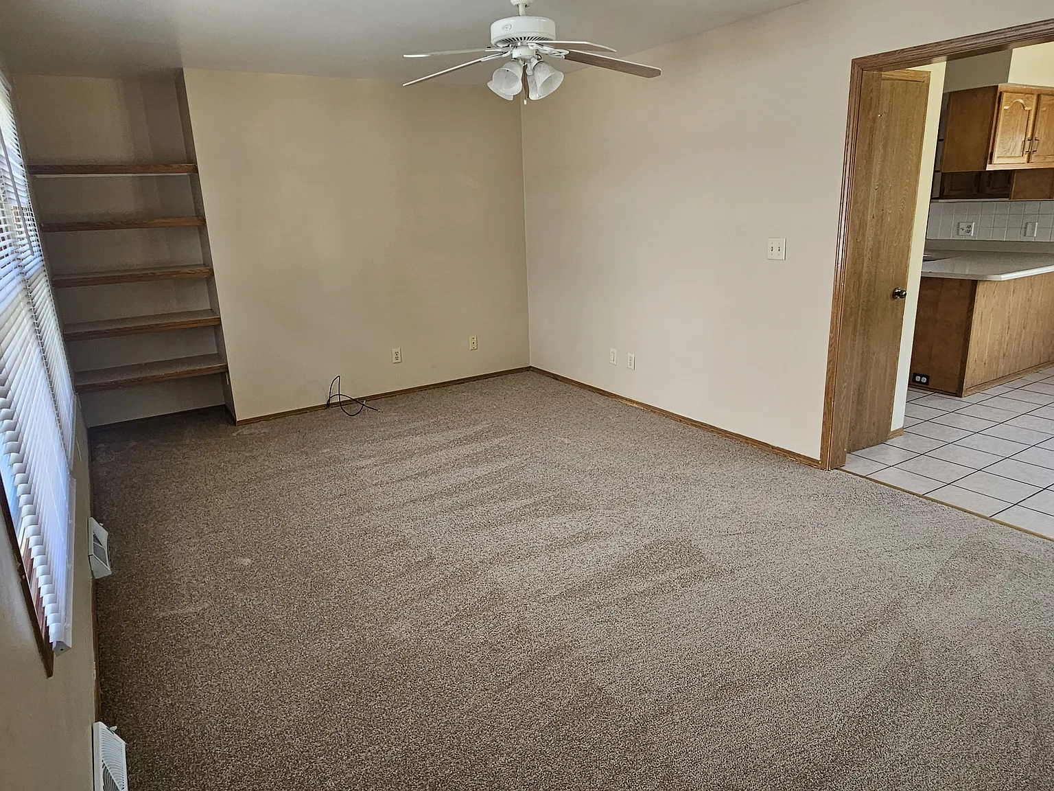 2 bed, 1500 sqft, $1,900 — Photo 2