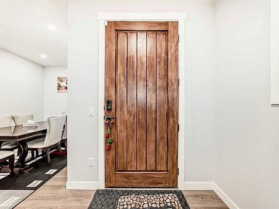 3rd image of 82 Waterford Rd