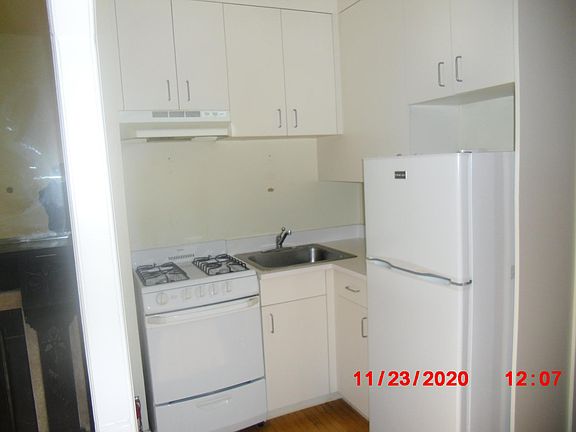 3rd image of 419 Dayton Ave Unit 1