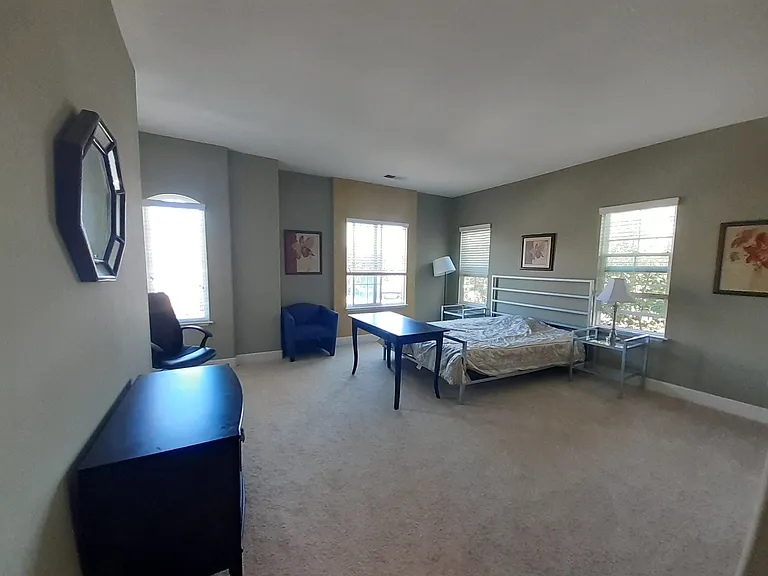 Maymont Ln — Photo 6
