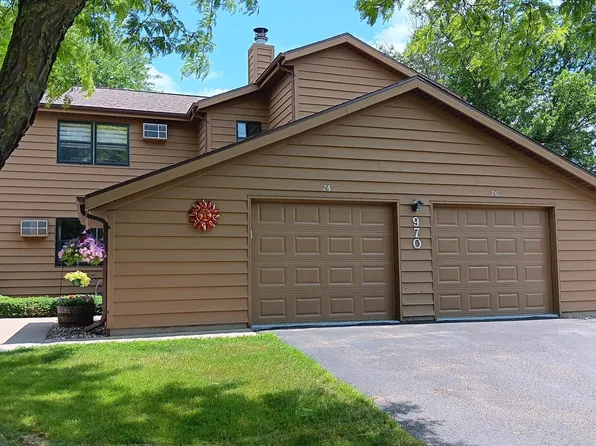 970 Manor Dr APT 75, Neenah, WI 54956