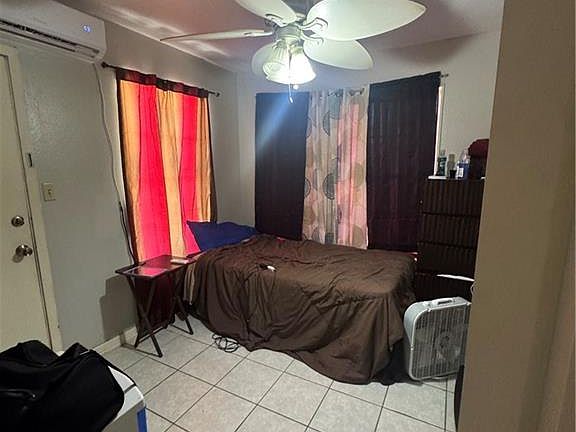 5th image of 715 N Saint Marie St