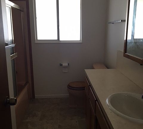 4th image of 1005 Highmoor Ave