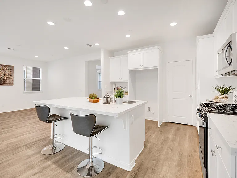 10532 Wilding Dr — Photo 14