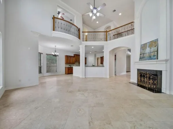 6811 Colonade Trl, Sugar Land, TX 77479