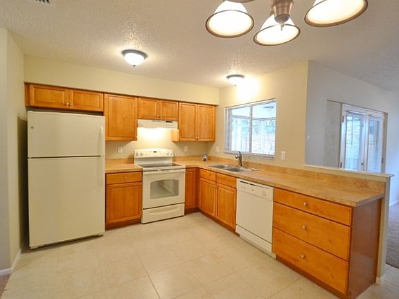 4th image of 10807 65th St