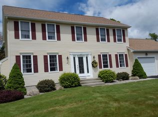 32 Applewood Dr, Ludlow, MA 01056