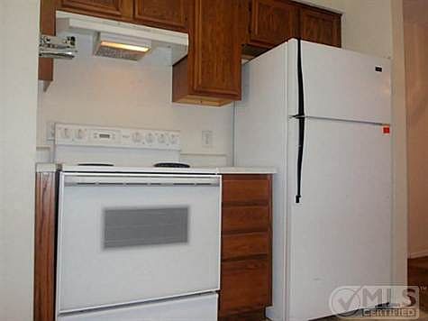 4th image of 2147 King James Pl