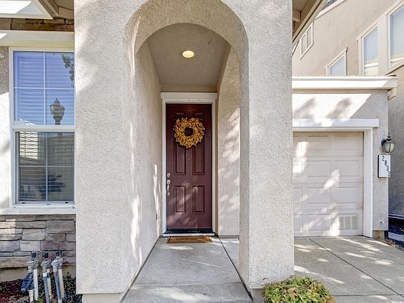 3rd image of 2833 Tourbrook Way
