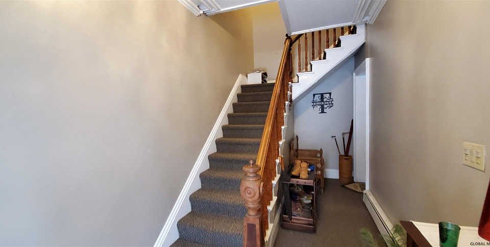 1st image of 90 Catherine St
