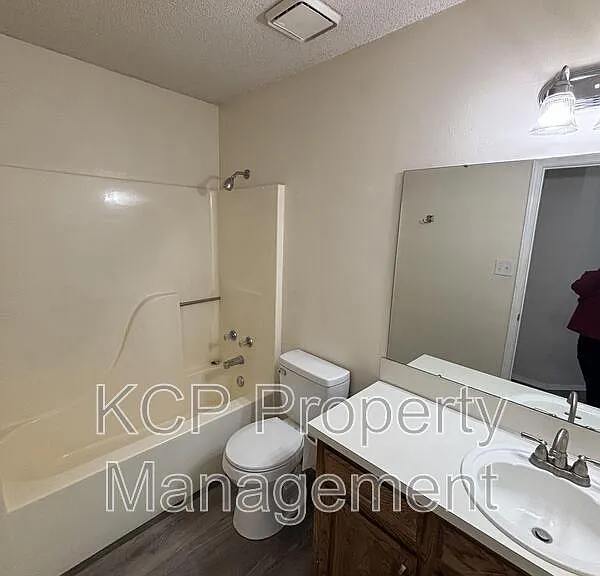 8812 Skypark Dr — Photo 13