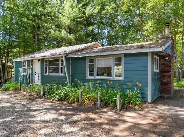 12 Edgewood Dr, East Falmouth, MA 02536