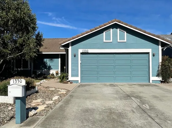 1330 Trieste Dr, Hollister, CA 95023